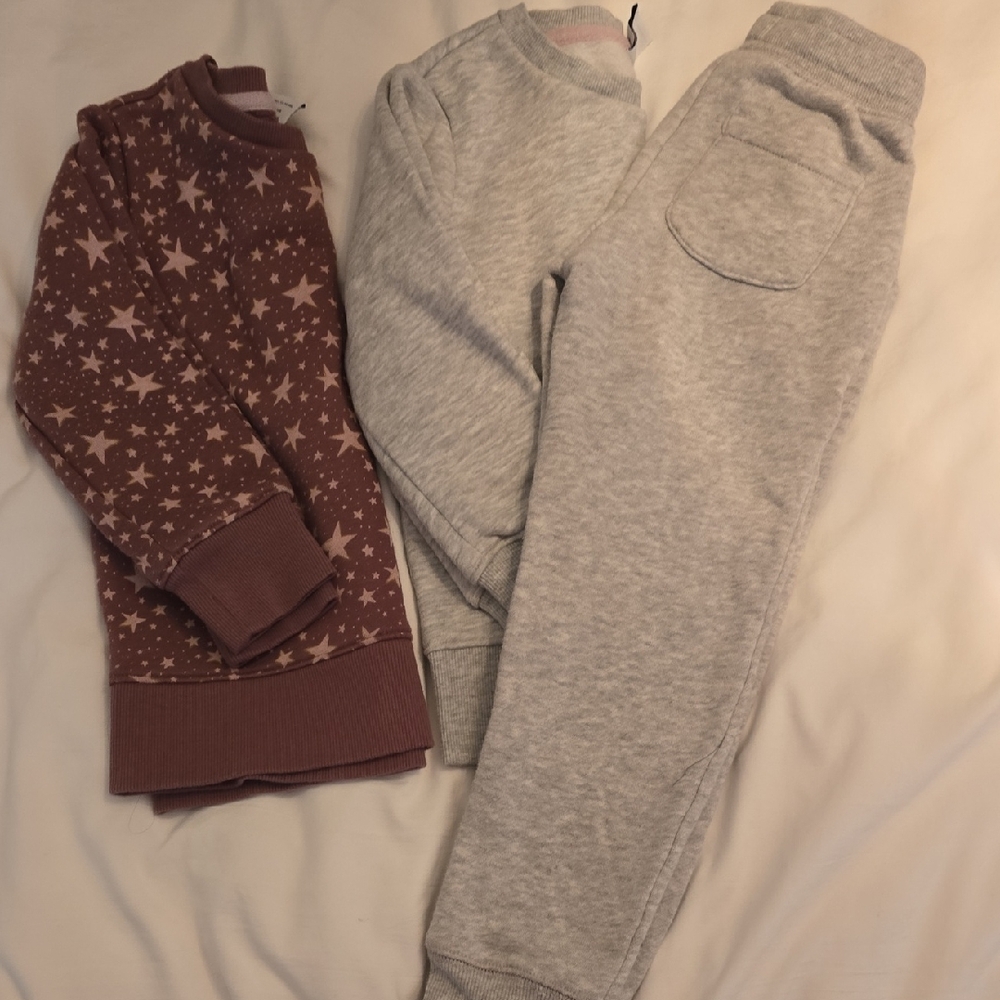 Amazon Essentials Kids- 2 Crewnecks And 1 Sweatpant